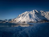 爱一番三分钟走读：先看证据是不是太薄，再把对比写成同口径（写作也能用）